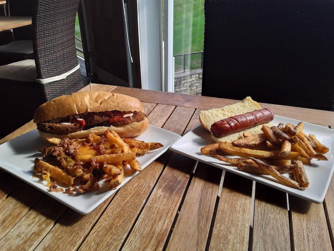 Arnie's Clubhouse Grill